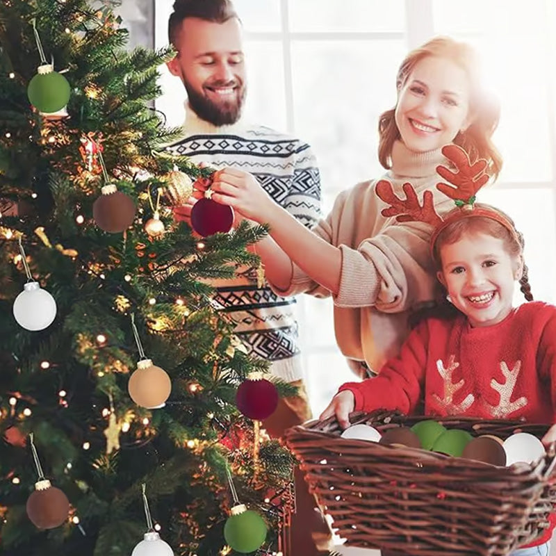 Weihnachtsschmuck aus Samt. 12 Stück